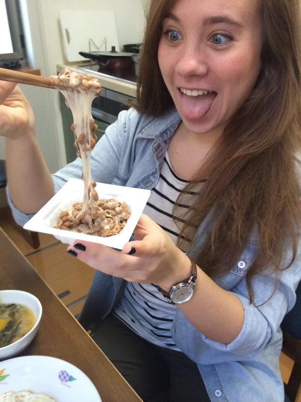 eating natto